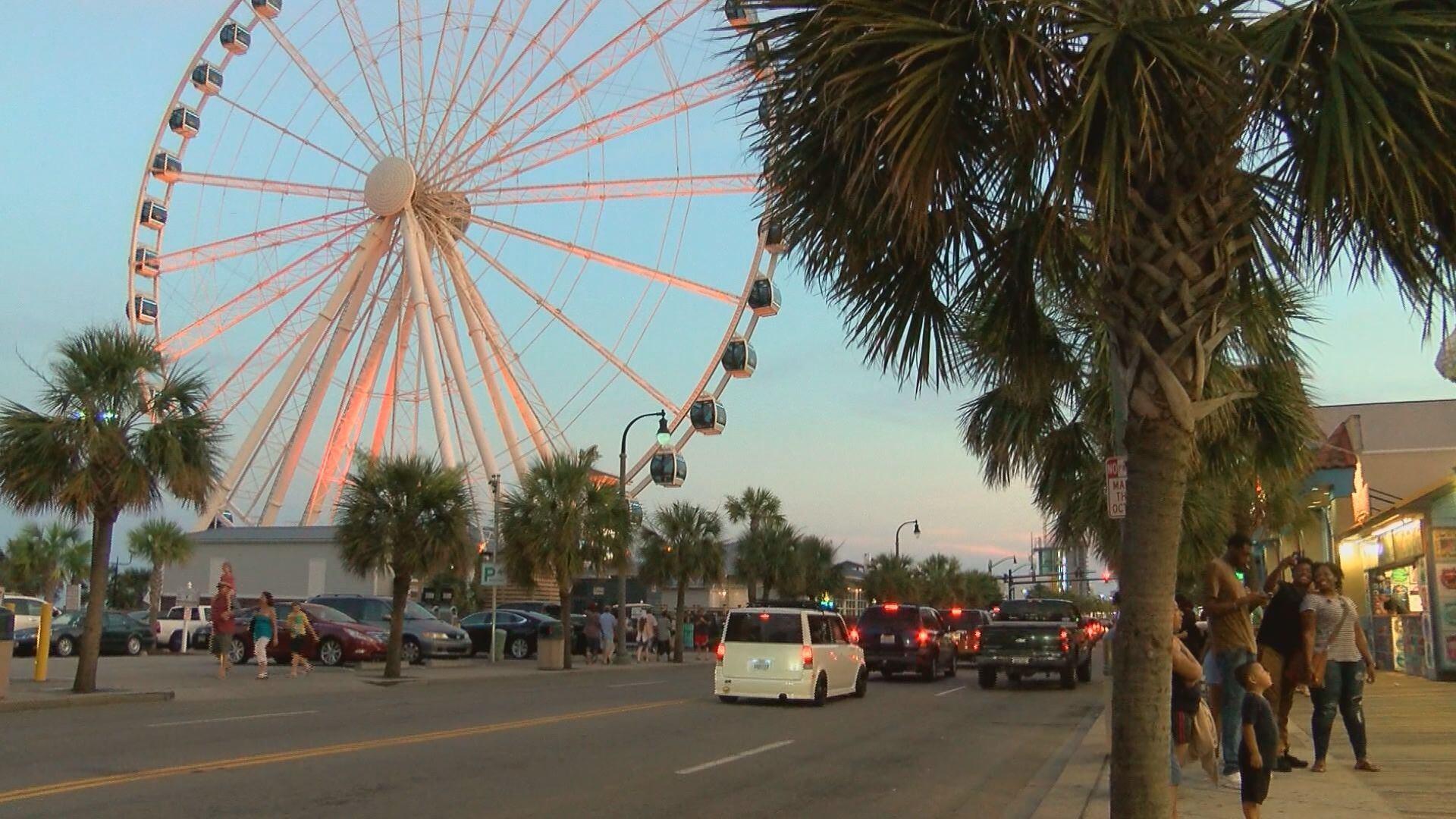 Myrtle Beach police remind public of juvenile curfew in downtown area