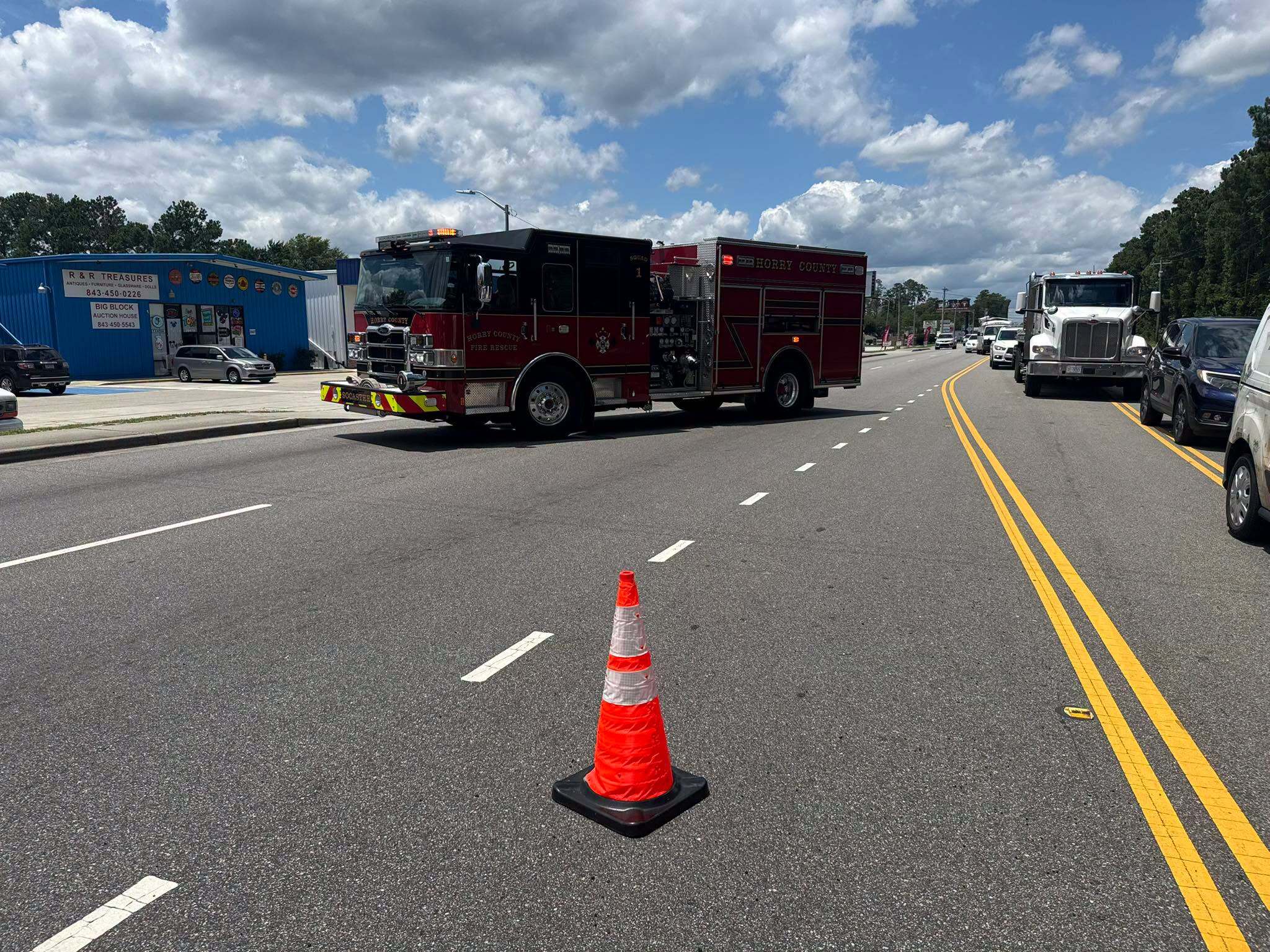 3 hurt in crash along Dick Pond Road involving dump truck