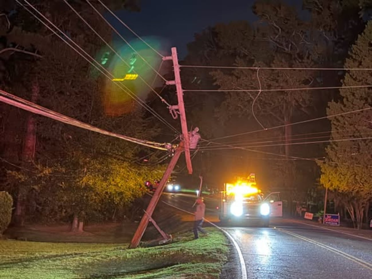 Help Beach Signal Streetlights, traffic signals out after car crash in Florence County