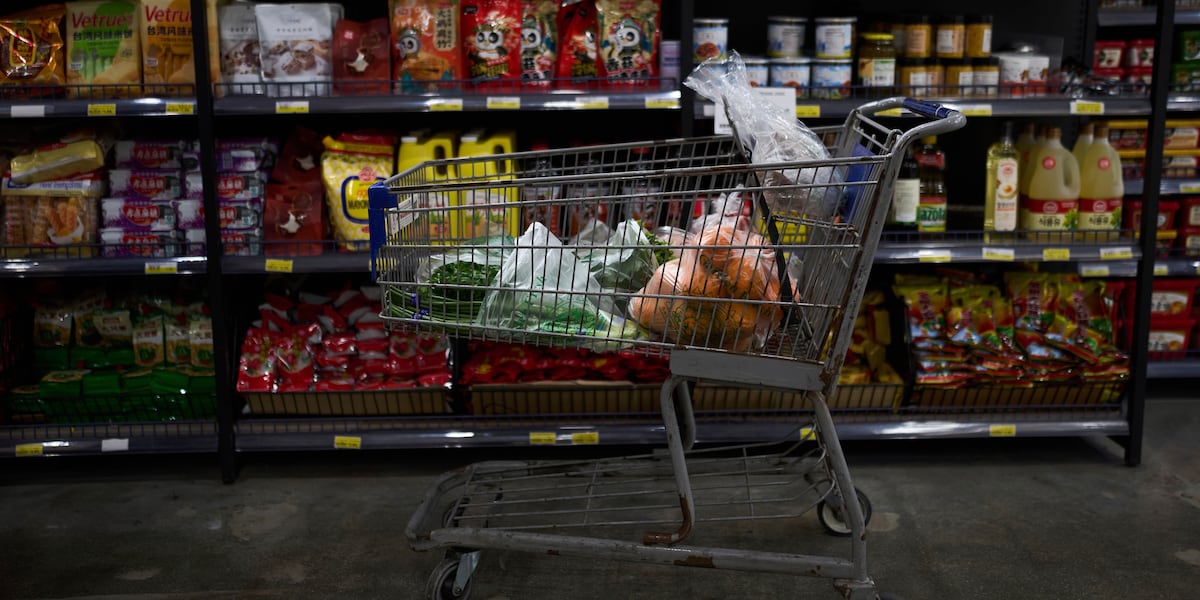 U.S. economy shrinks 0.3% in first quarter as Trump trade wars disrupt business